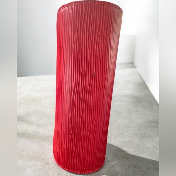 LOUIS VUITTON Epi Pochette Cosmetic PM
Pouch Red M41114 LV Auth SP0998 - Picture 5 of 10